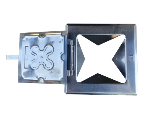 Ușă din inox 150x150 mm.